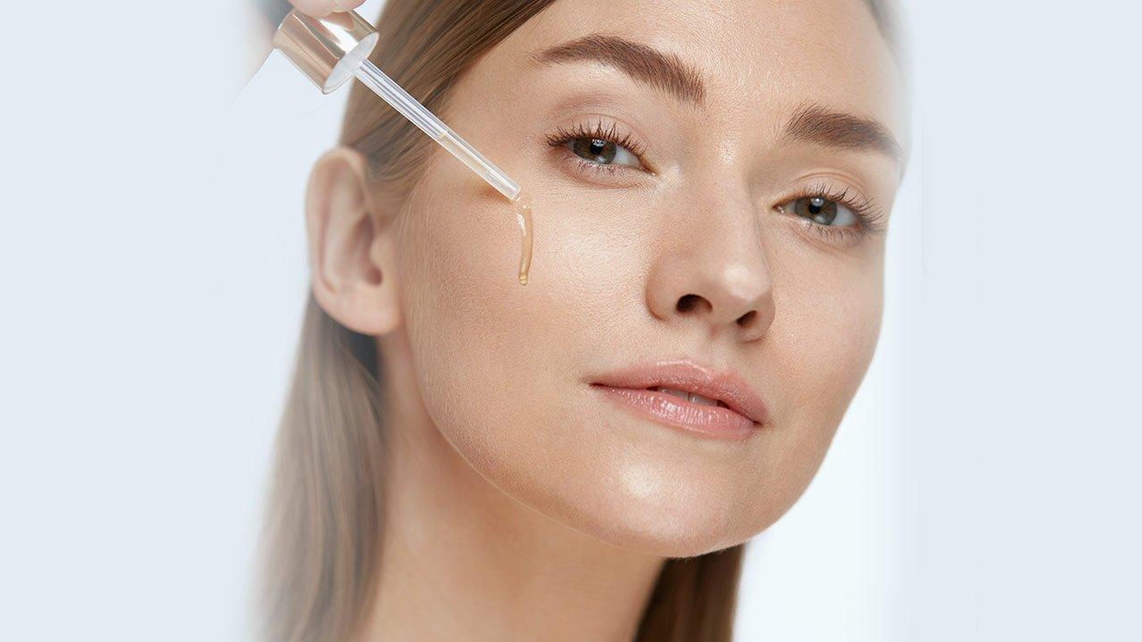 Cách dùng Tretinoin và Hyaluronic Acid đúng cách trị mụn hiệu quả, hạn